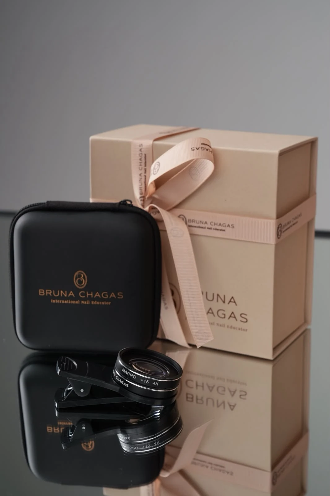 Bruna Chagas magnetic box presented with a coordinated branded accessory kit
